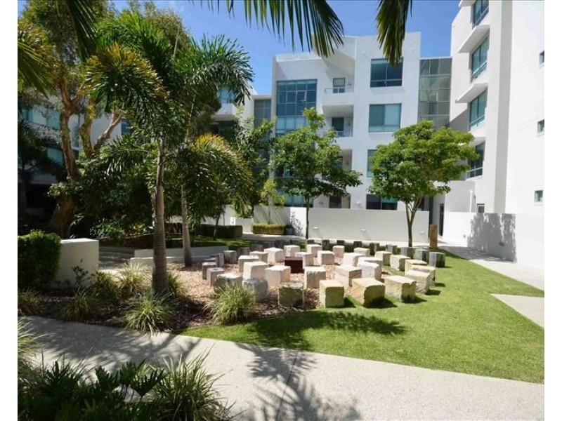 i3/20-28 Bayview Street, Runaway Bay QLD 4216