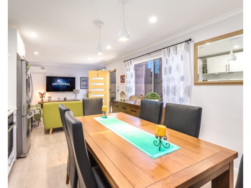 1/8 Nankeen Avenue, Paradise Point QLD 4216