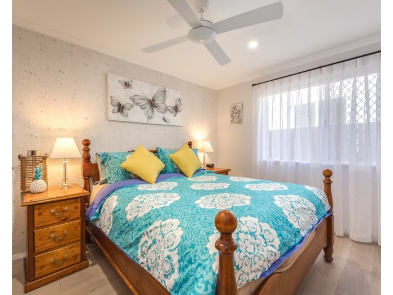 1/8 Nankeen Avenue, Paradise Point QLD 4216