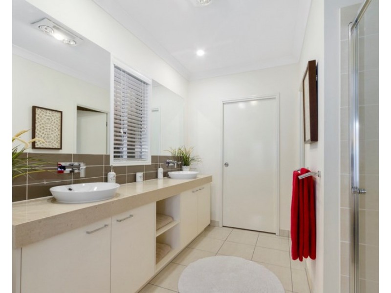 13 Mountain View Parade, Maudsland QLD 4210