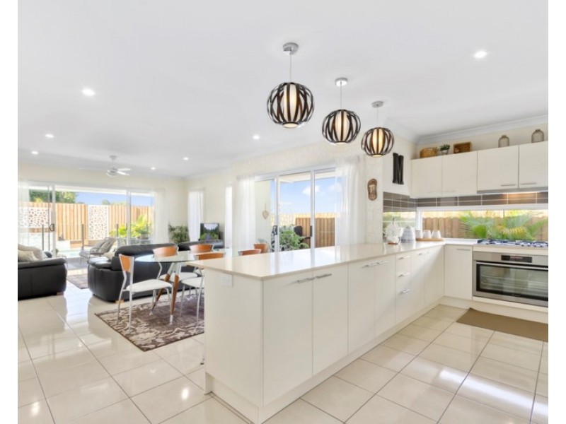 13 Mountain View Parade, Maudsland QLD 4210