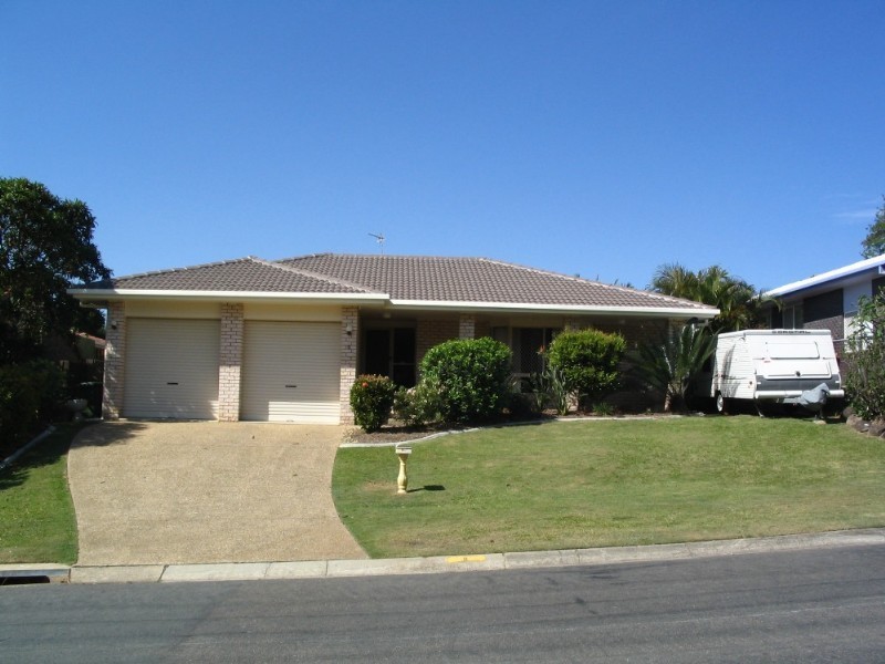 8 Clubhouse Drive, Arundel QLD 4214