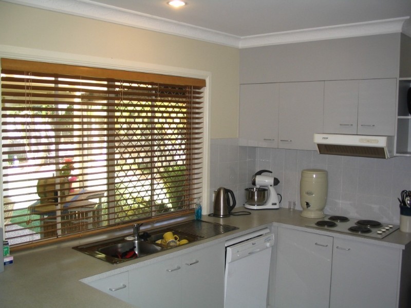 8 Clubhouse Drive, Arundel QLD 4214