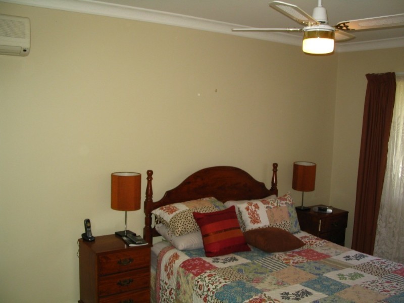 8 Clubhouse Drive, Arundel QLD 4214