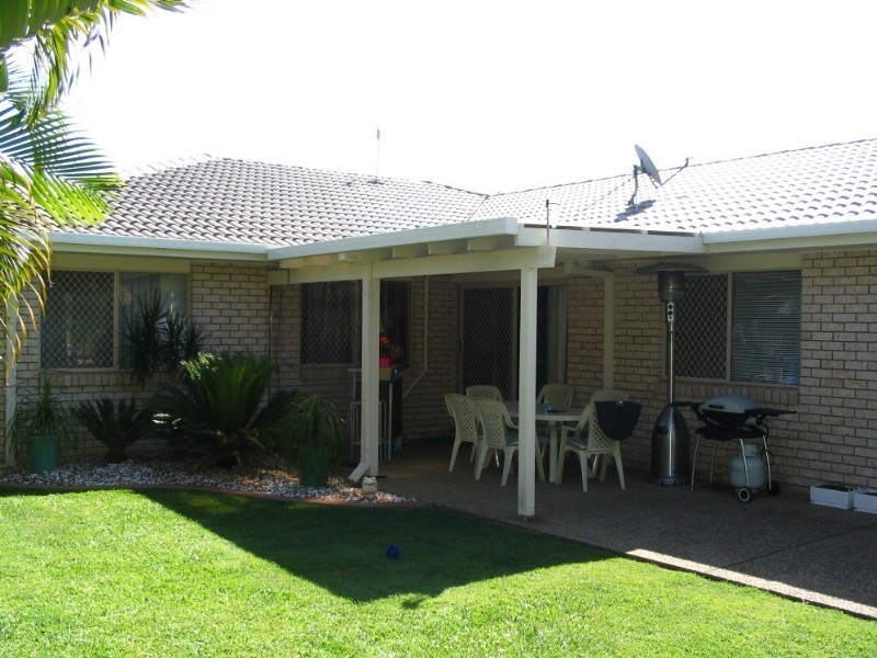 8 Clubhouse Drive, Arundel QLD 4214