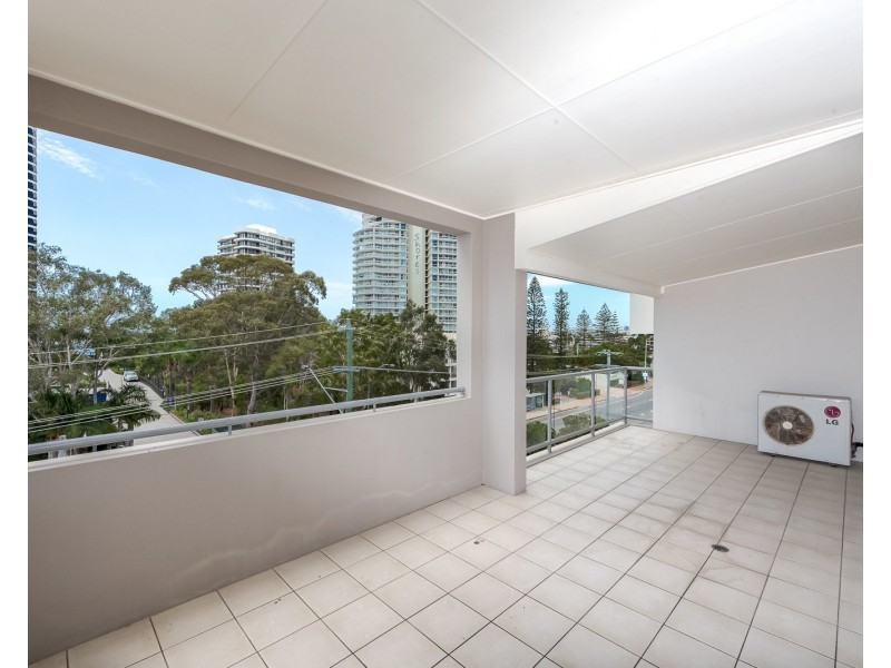 22/12-18 Bayview Street, Runaway Bay QLD 4216