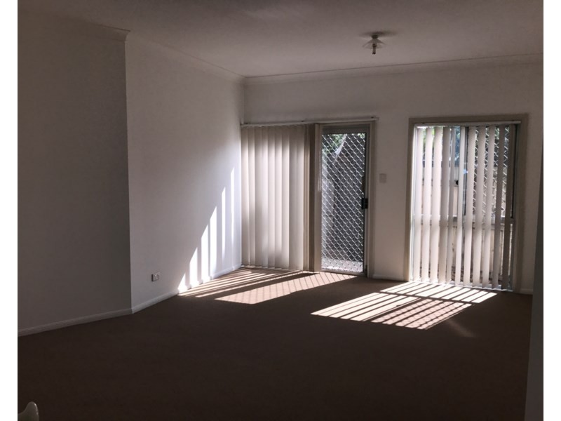 4/167 Marine Parade, Southport QLD 4215