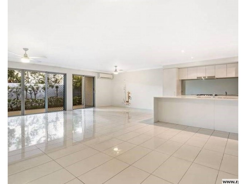 116/3 Compass Drive, Biggera Waters QLD 4216