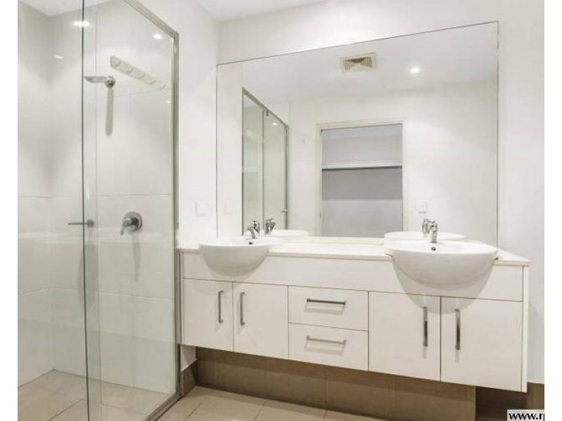 116/3 Compass Drive, Biggera Waters QLD 4216