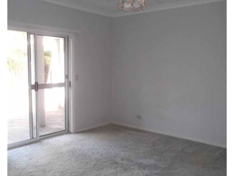 23 Anchorage Way, Biggera Waters QLD 4216