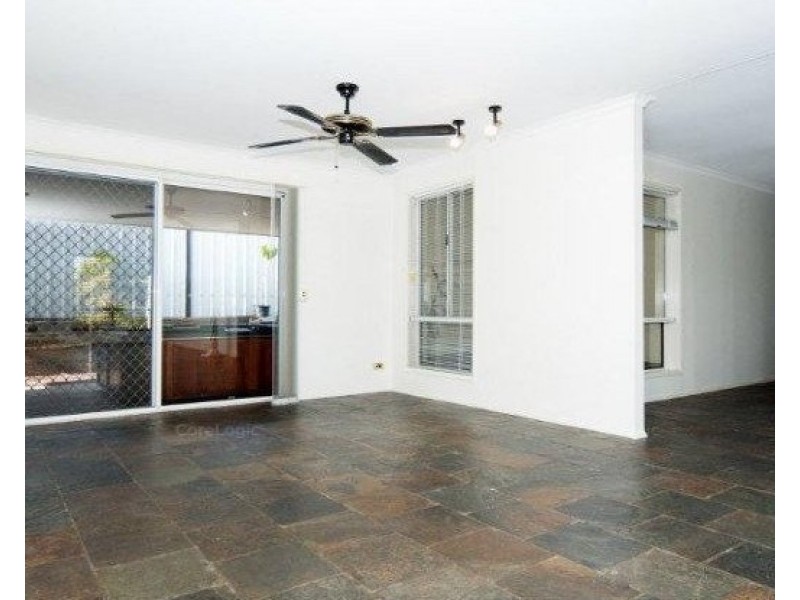 2 Dubbo Court, Helensvale QLD 4212