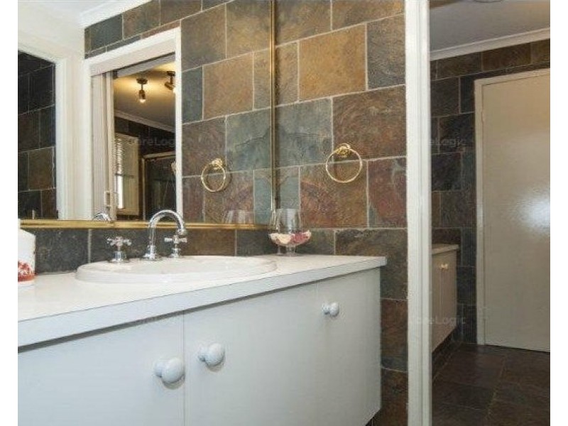 2 Dubbo Court, Helensvale QLD 4212