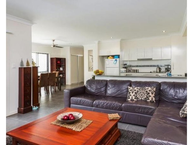 2/26 Ocean Street, Runaway Bay QLD 4216