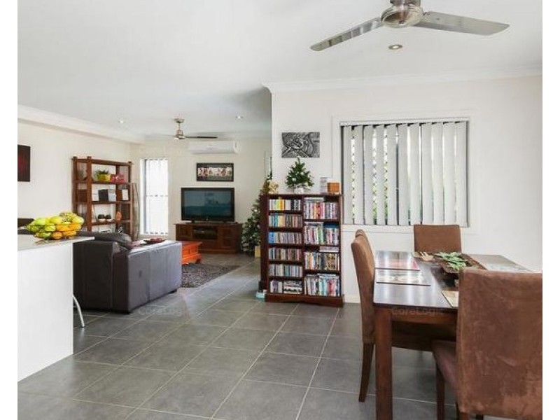 2/26 Ocean Street, Runaway Bay QLD 4216