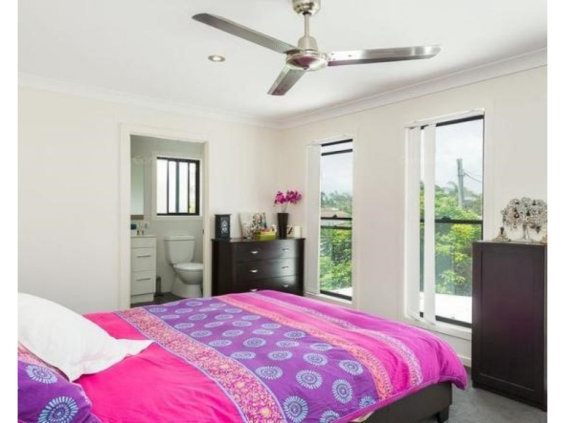 2/26 Ocean Street, Runaway Bay QLD 4216