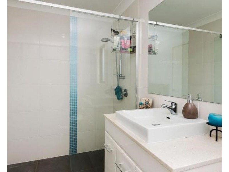 2/26 Ocean Street, Runaway Bay QLD 4216