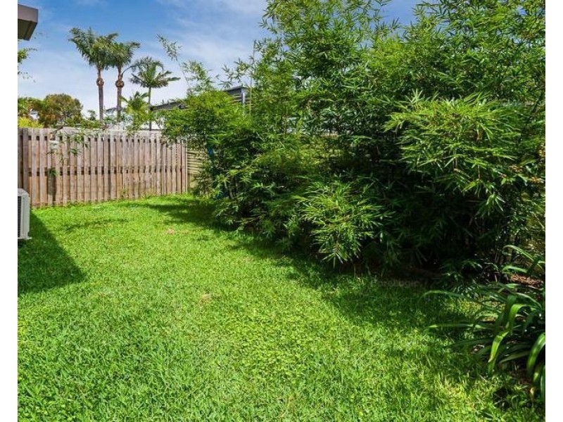 2/26 Ocean Street, Runaway Bay QLD 4216