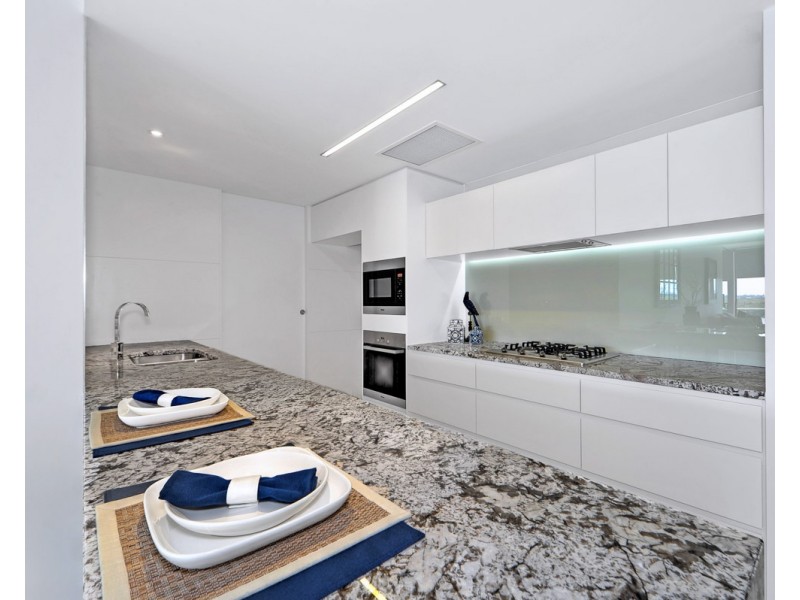 3407/4 Marina Promenade, Paradise Point QLD 4216