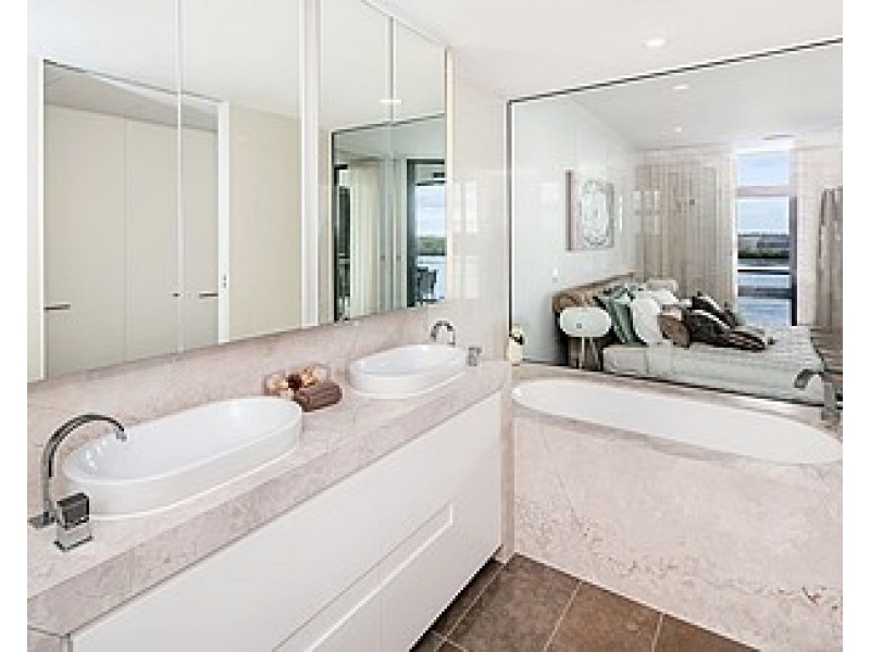 3407/4 Marina Promenade, Paradise Point QLD 4216