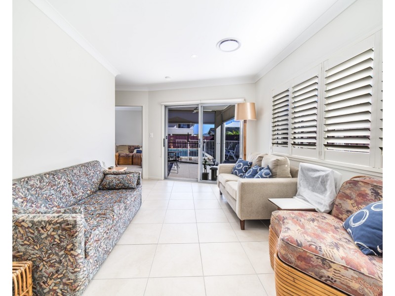 8 Benetti Crescent, Hope Island QLD 4212