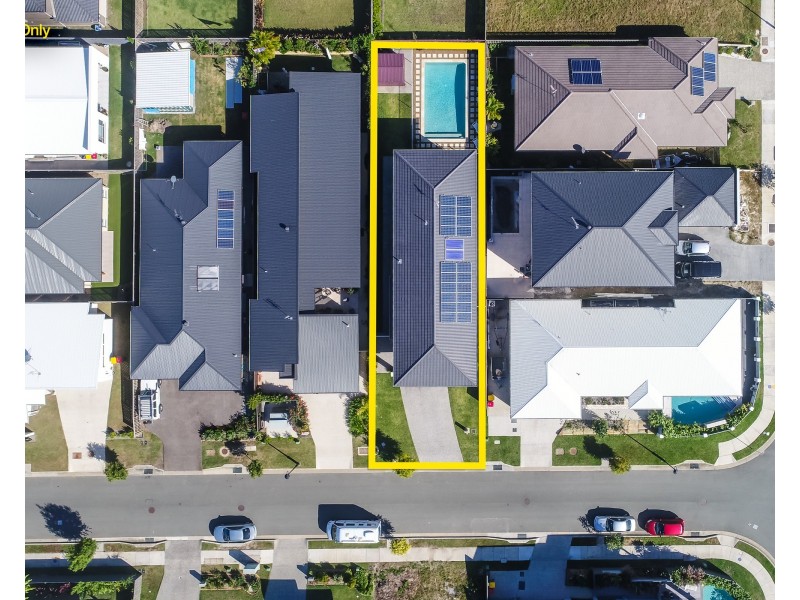 8 Benetti Crescent, Hope Island QLD 4212