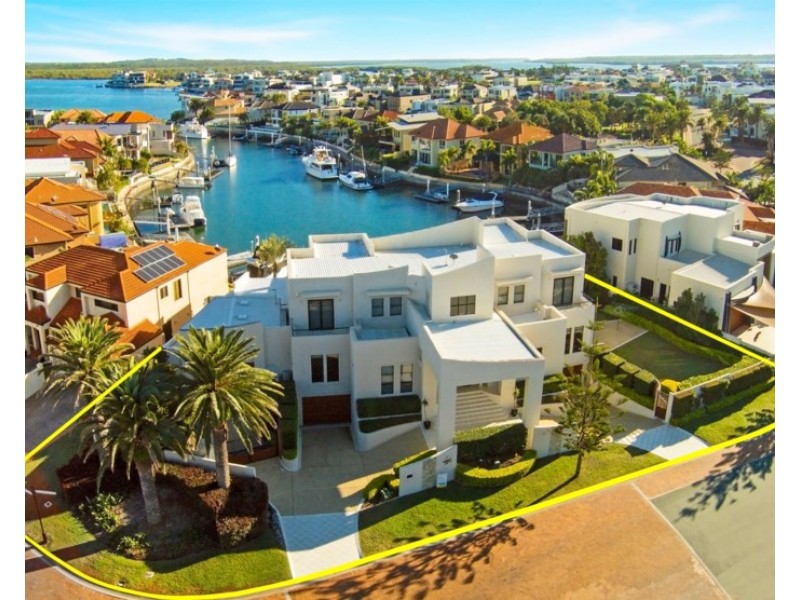 18-20 The Sovereign Mile, Sovereign Islands QLD 4216