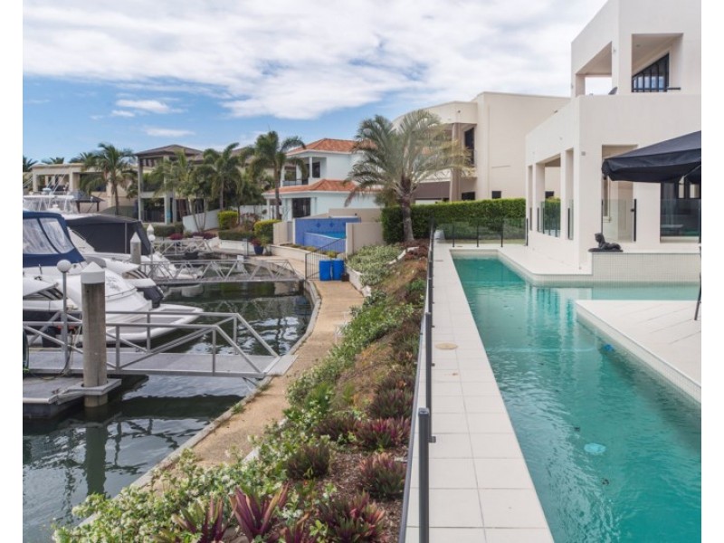 18-20 The Sovereign Mile, Sovereign Islands QLD 4216