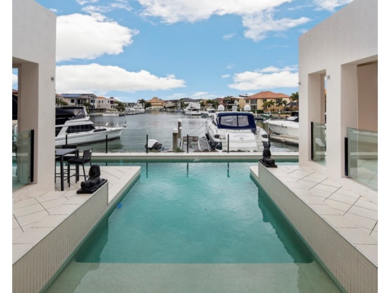 18-20 The Sovereign Mile, Sovereign Islands QLD 4216