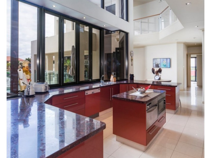 18-20 The Sovereign Mile, Sovereign Islands QLD 4216