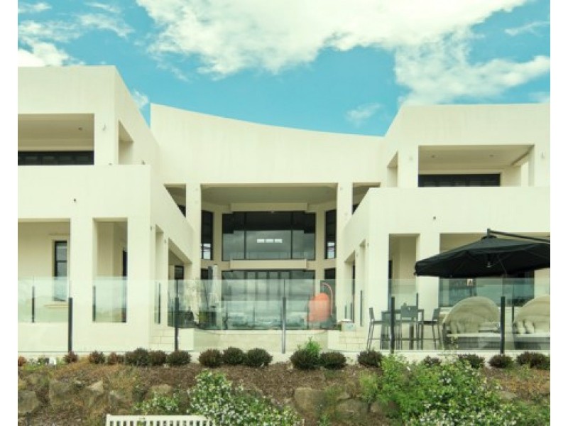 18-20 The Sovereign Mile, Sovereign Islands QLD 4216