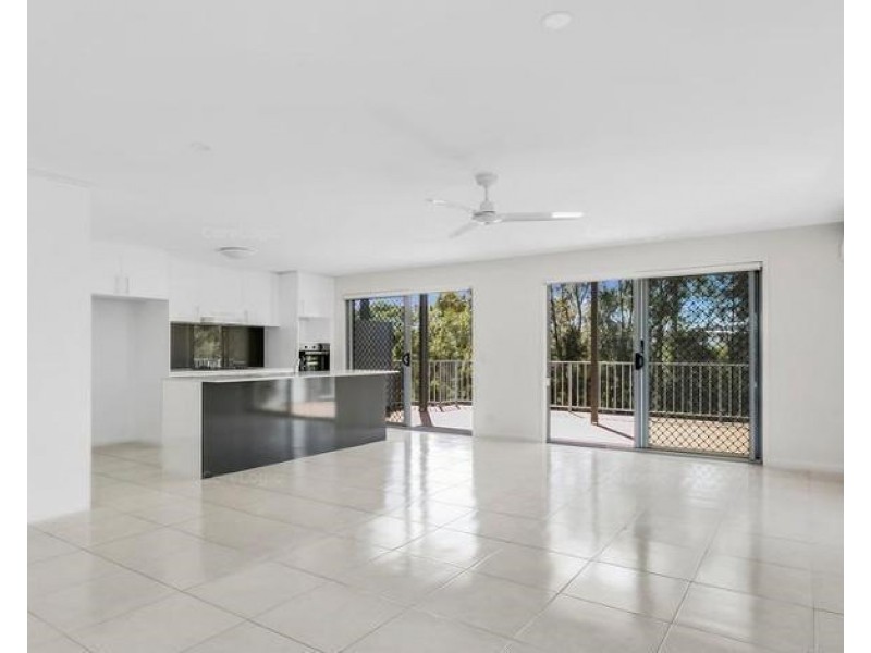 15/37 Witheren Circuit, Pacific Pines QLD 4211