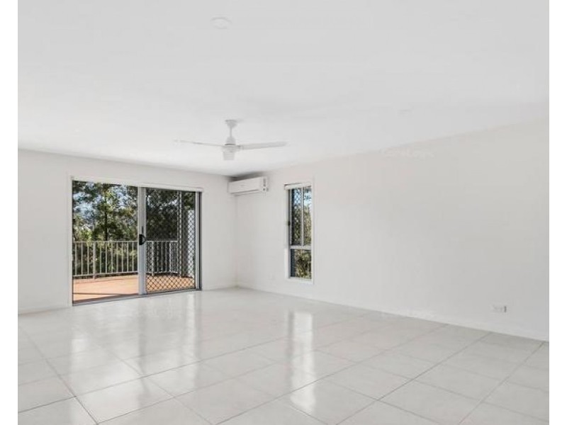 15/37 Witheren Circuit, Pacific Pines QLD 4211