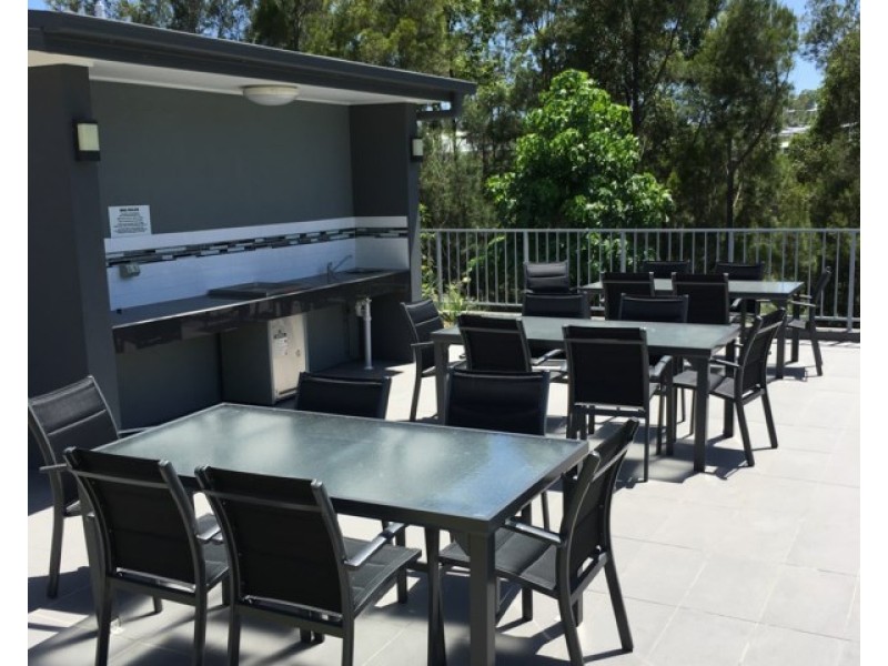 15/37 Witheren Circuit, Pacific Pines QLD 4211