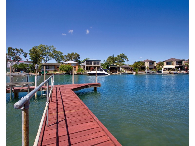 2/8 Vaggelas Crescent, Biggera Waters QLD 4216