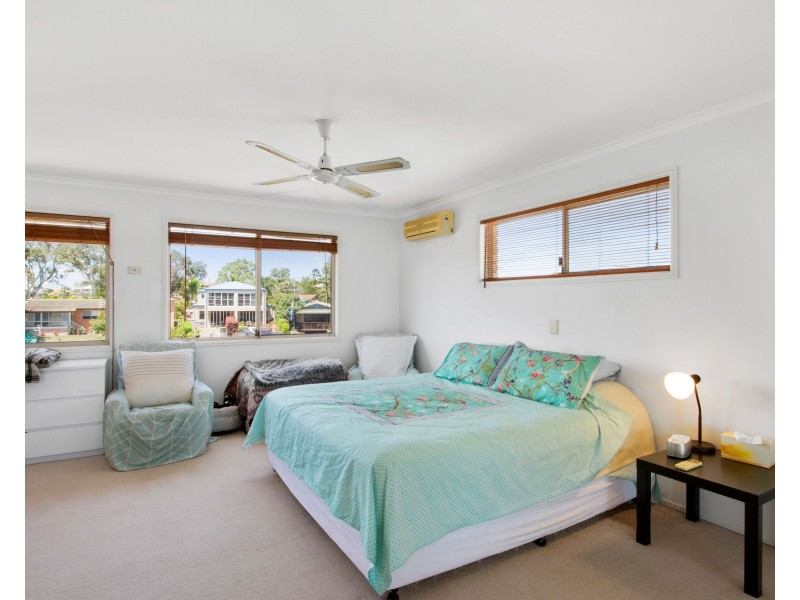 2/8 Vaggelas Crescent, Biggera Waters QLD 4216