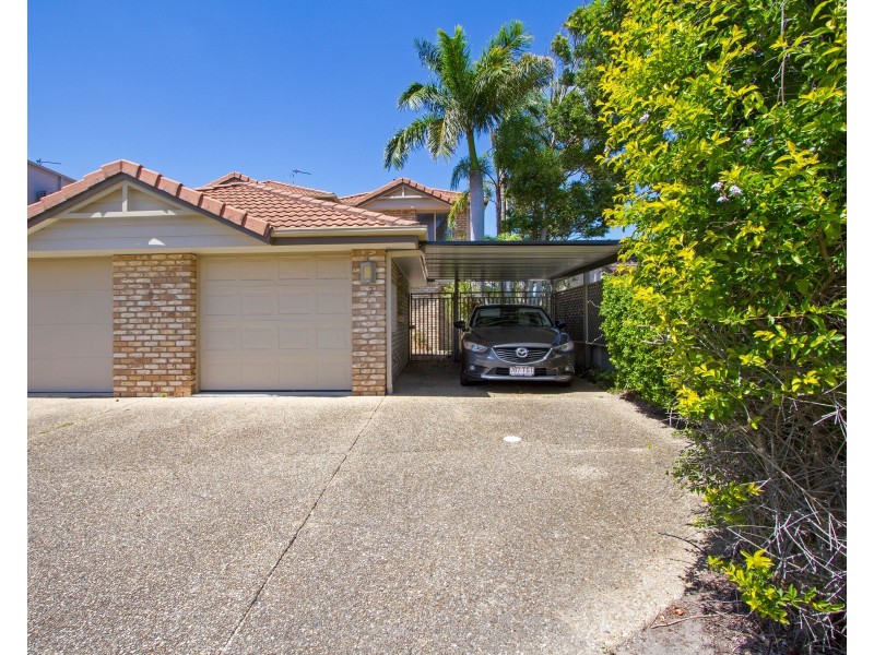 2/8 Vaggelas Crescent, Biggera Waters QLD 4216
