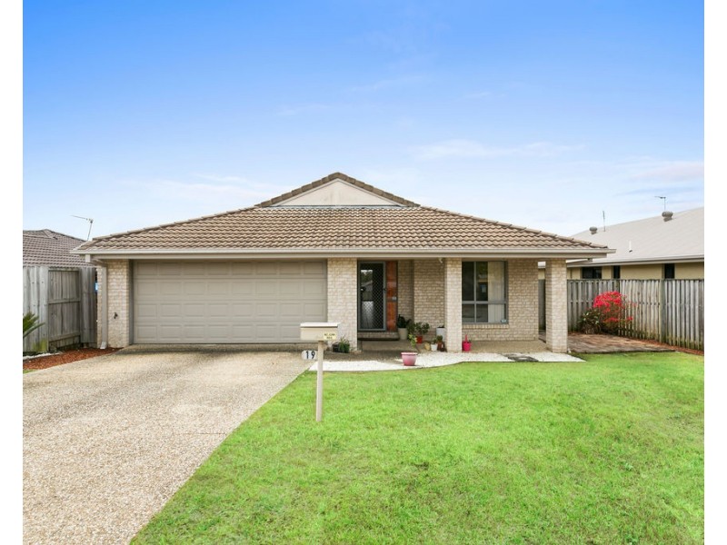 19 Tomah Street, Pacific Pines QLD 4211