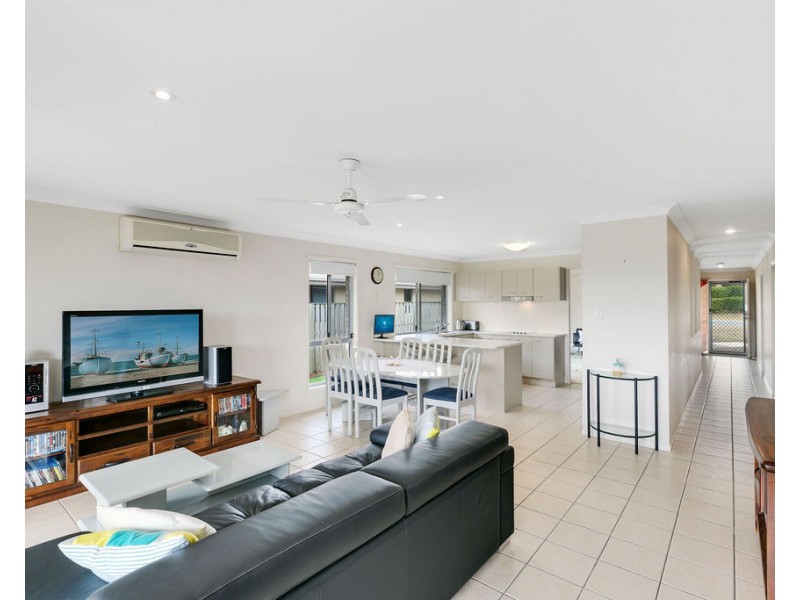 19 Tomah Street, Pacific Pines QLD 4211