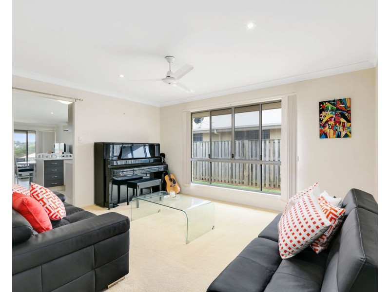 19 Tomah Street, Pacific Pines QLD 4211