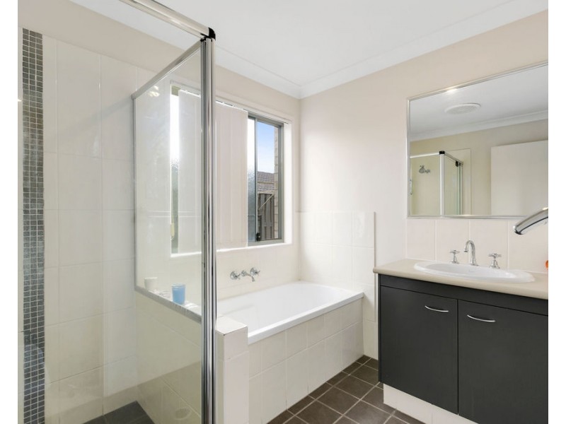 19 Tomah Street, Pacific Pines QLD 4211