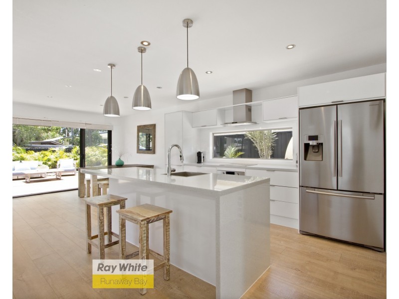 31 Turana Street, Coombabah QLD 4216