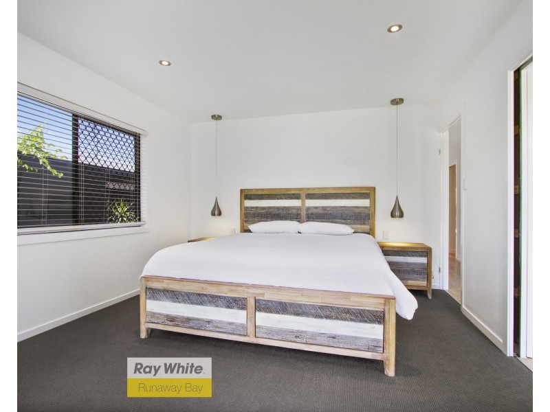 31 Turana Street, Coombabah QLD 4216