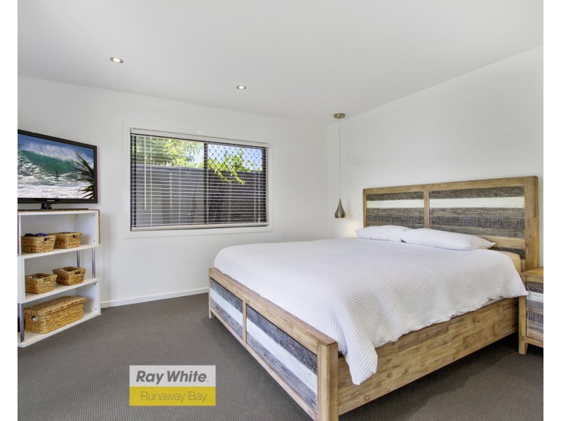 31 Turana Street, Coombabah QLD 4216