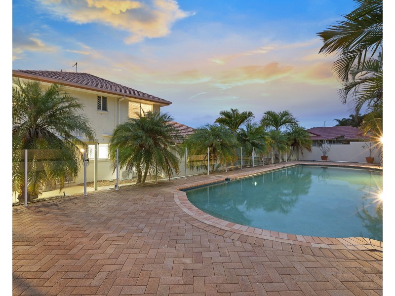 1 Greenwood Court, Parkwood QLD 4214