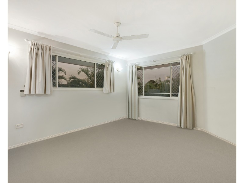 1 Greenwood Court, Parkwood QLD 4214