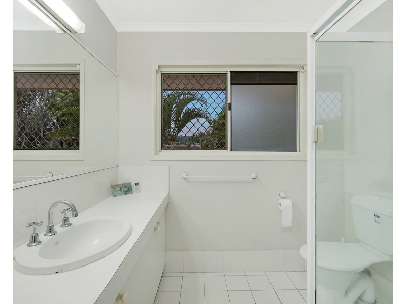 1 Greenwood Court, Parkwood QLD 4214