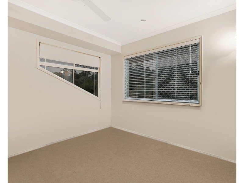 1 Greenwood Court, Parkwood QLD 4214