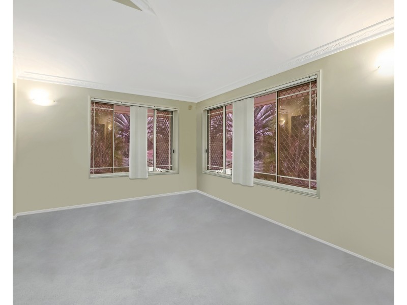 1 Greenwood Court, Parkwood QLD 4214