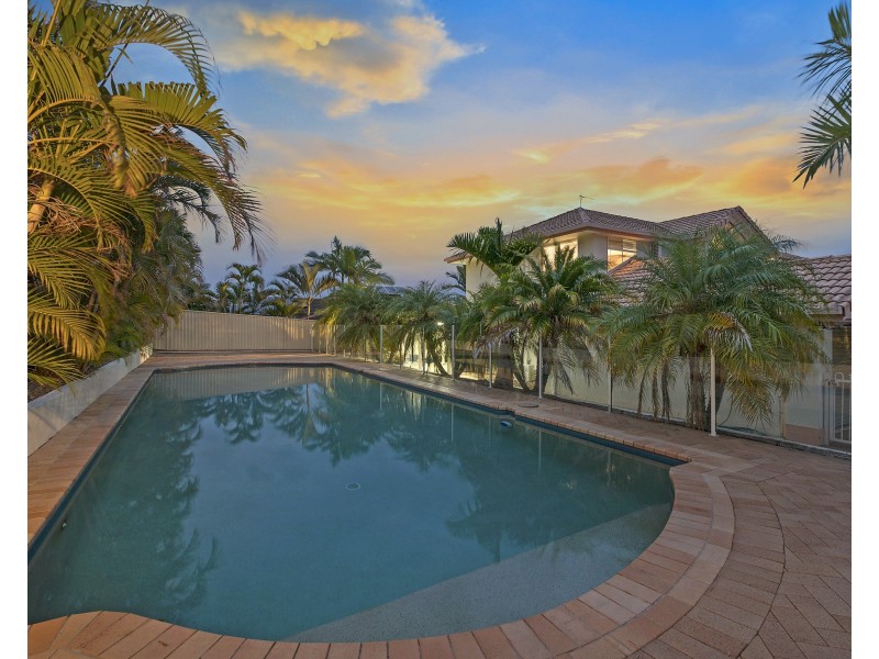 1 Greenwood Court, Parkwood QLD 4214