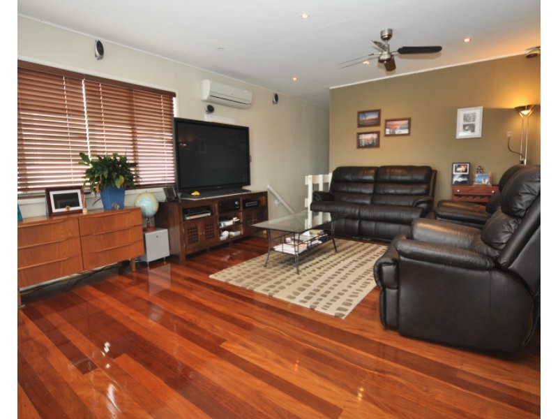 13 Canal Avenue, Runaway Bay QLD 4216